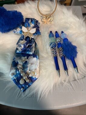 Blue Floral Tie Set with Matching Decorative Pens
